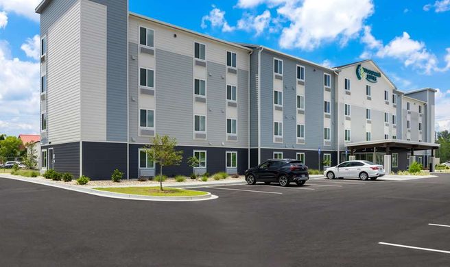 WoodSpring Suites West Chatham Pkwy Exterior