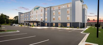 WoodSpring Suites West Chatham Pkwy Exterior