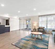 WoodSpring Suites West Chatham Pkwy Lobby