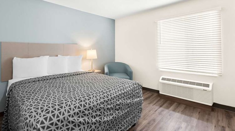 WoodSpring Suites West Chatham Pkwy Room