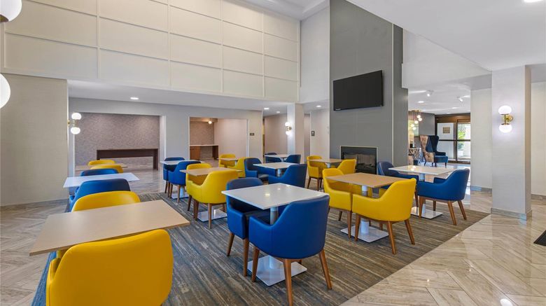 <b>Comfort Inn and Suites Savannah Restaurant</b>. Images powered by <a href="https://iceportal.shijigroup.com/" title="IcePortal" target="_blank">IcePortal</a>.
