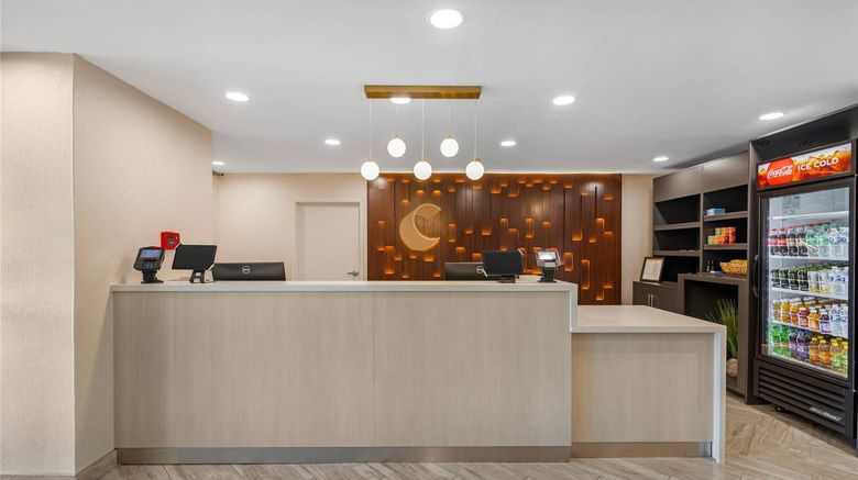 <b>Comfort Inn and Suites Savannah Lobby</b>. Images powered by <a href="https://iceportal.shijigroup.com/" title="IcePortal" target="_blank">IcePortal</a>.