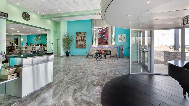 <b>Clarion Inn Des Moines Airport Lobby</b>. Images powered by <a href="https://iceportal.shijigroup.com/" title="IcePortal" target="_blank">IcePortal</a>.