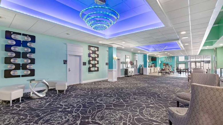 <b>Clarion Inn Des Moines Airport Lobby</b>. Images powered by <a href="https://iceportal.shijigroup.com/" title="IcePortal" target="_blank">IcePortal</a>.