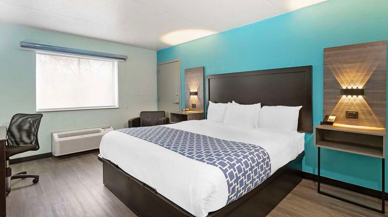 <b>Clarion Inn Des Moines Airport Room</b>. Images powered by <a href="https://iceportal.shijigroup.com/" title="IcePortal" target="_blank">IcePortal</a>.
