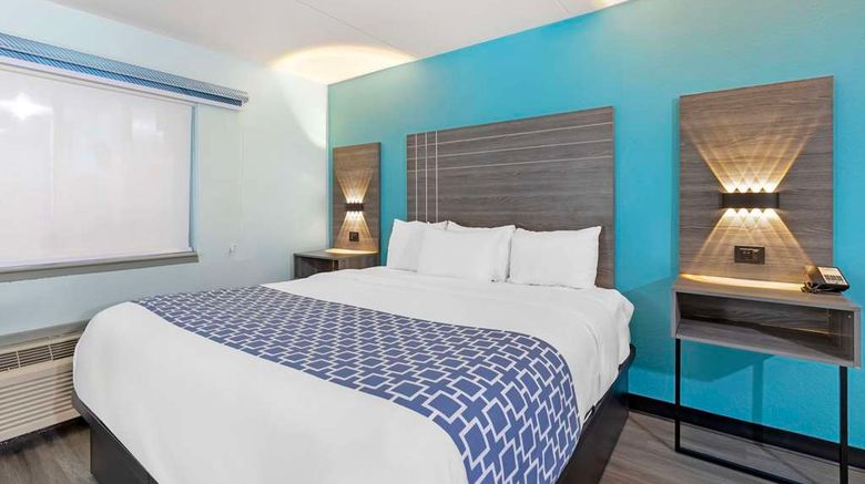 <b>Clarion Inn Des Moines Airport Suite</b>. Images powered by <a href="https://iceportal.shijigroup.com/" title="IcePortal" target="_blank">IcePortal</a>.