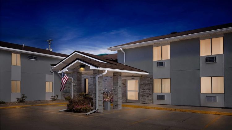 Quality Inn Oskaloosa Exterior