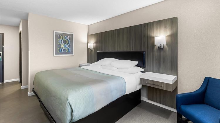 Quality Inn Oskaloosa Room