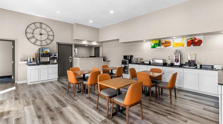 Quality Inn Oskaloosa Lobby