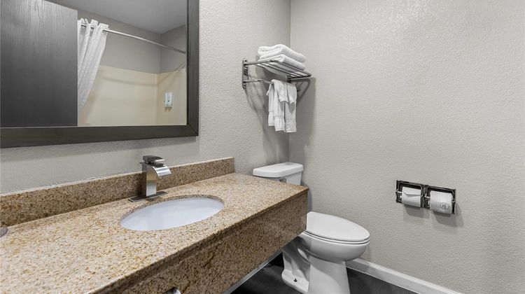 Quality Inn Oskaloosa Room