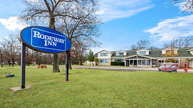 Rodeway Inn Exterior