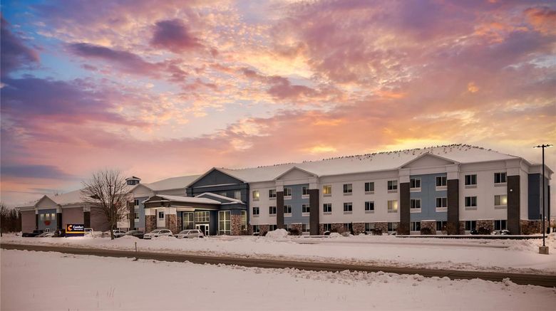 <b>Peach Tree Inn and Suites Exterior</b>. Images powered by <a href="https://iceportal.shijigroup.com/" title="IcePortal" target="_blank">IcePortal</a>.