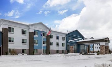 Peach Tree Inn and Suites