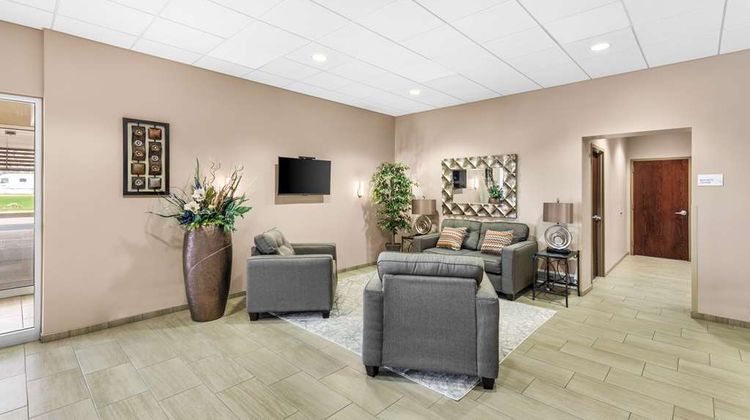 Quality Inn Columbus Lobby