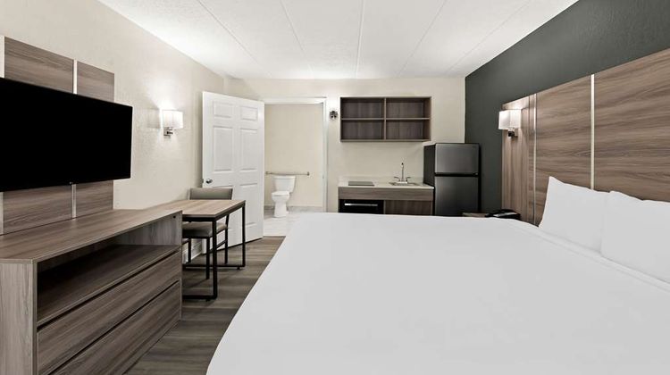 Suburban Studios Room