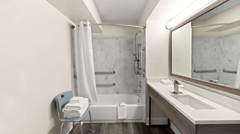 <b>Suburban Studios Room</b>. Images powered by <a href="https://iceportal.shijigroup.com/" title="IcePortal" target="_blank">IcePortal</a>.