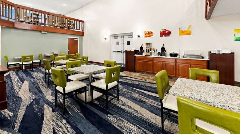 <b>Suburban Studios Restaurant</b>. Images powered by <a href="https://iceportal.shijigroup.com/" title="IcePortal" target="_blank">IcePortal</a>.