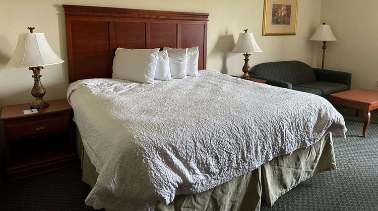 Quality Inn Norman Room