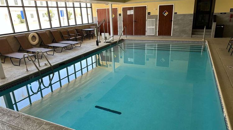 Quality Inn Norman Pool