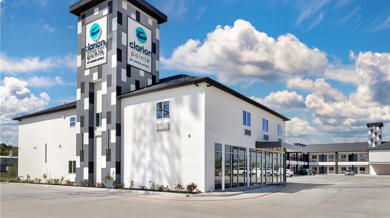 <b>Clarion Pointe Spring Houston North Exterior</b>. Images powered by <a href="https://iceportal.shijigroup.com/" title="IcePortal" target="_blank">IcePortal</a>.