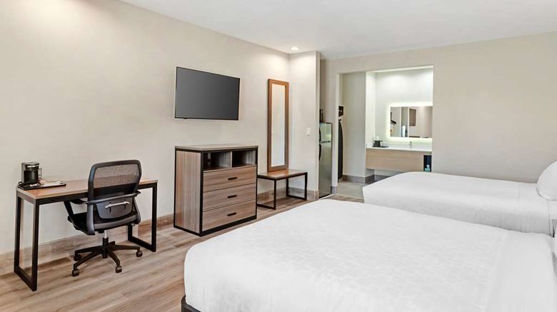 <b>Clarion Pointe Spring Houston North Room</b>. Images powered by <a href="https://iceportal.shijigroup.com/" title="IcePortal" target="_blank">IcePortal</a>.