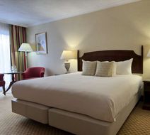 The Aberdeen Dyce Hotel Room