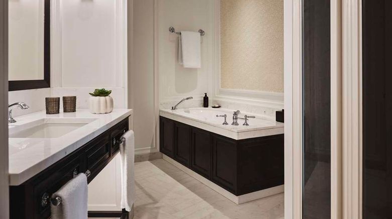 <b>Park Hyatt London River Thames Room</b>. Images powered by <a href="https://iceportal.shijigroup.com/" title="IcePortal" target="_blank">IcePortal</a>.