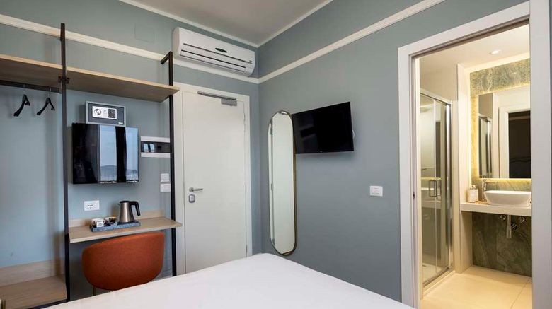 <b>Hotel Shelley Delle Palme Room</b>. Images powered by <a href="https://iceportal.shijigroup.com/" title="IcePortal" target="_blank">IcePortal</a>.