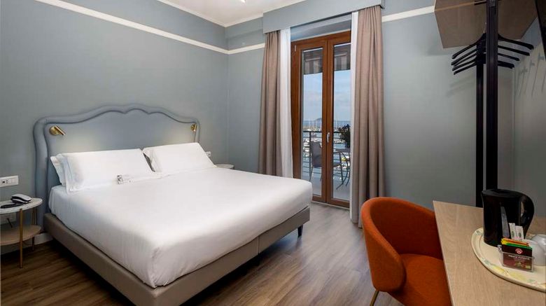 <b>Hotel Shelley Delle Palme Room</b>. Images powered by <a href="https://iceportal.shijigroup.com/" title="IcePortal" target="_blank">IcePortal</a>.