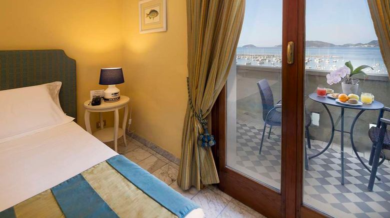<b>Hotel Shelley Delle Palme Room</b>. Images powered by <a href="https://iceportal.shijigroup.com/" title="IcePortal" target="_blank">IcePortal</a>.