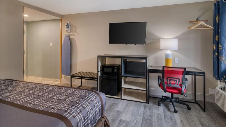<b>Yankee Clipper Inn Room</b>. Images powered by <a href="https://iceportal.shijigroup.com/" title="IcePortal" target="_blank">IcePortal</a>.