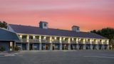 Yankee Clipper Inn Exterior