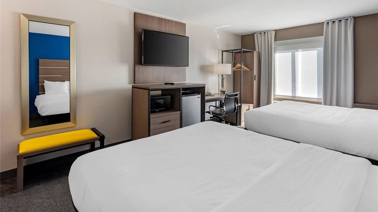<b>Comfort Inn and Suites Room</b>. Images powered by <a href="https://iceportal.shijigroup.com/" title="IcePortal" target="_blank">IcePortal</a>.