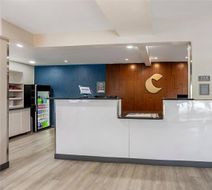 Comfort Inn and Suites Lobby