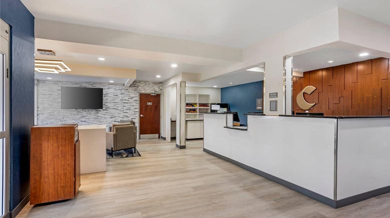 <b>Comfort Inn and Suites Lobby</b>. Images powered by <a href="https://iceportal.shijigroup.com/" title="IcePortal" target="_blank">IcePortal</a>.