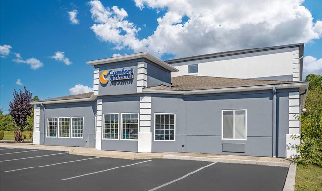 Comfort Inn and Suites Exterior
