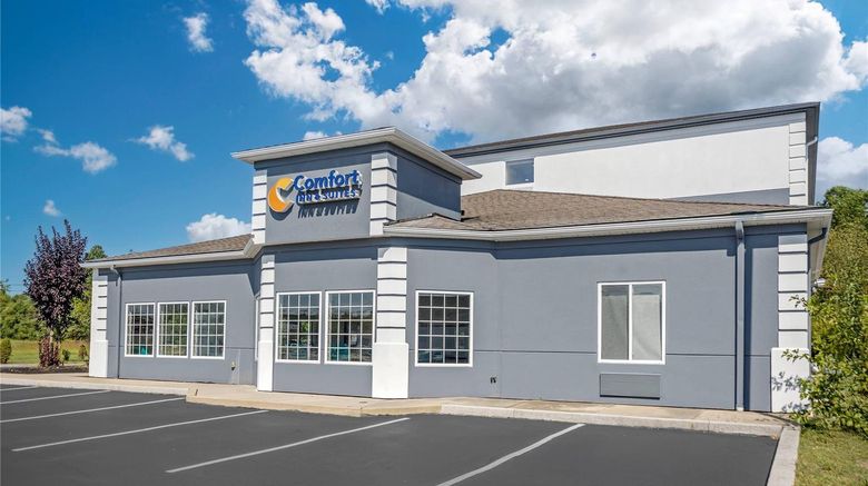Comfort Inn and Suites Exterior. Images powered by <a href="https://iceportal.shijigroup.com" target="_blank" rel="noopener">Ice Portal</a>.