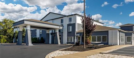 Comfort Inn and Suites Exterior