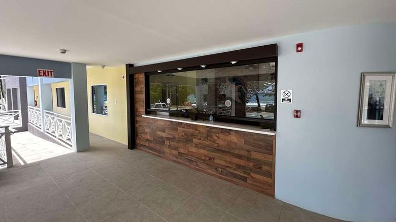 <b>Manta Lodge Lobby</b>. Images powered by <a href="https://iceportal.shijigroup.com/" title="IcePortal" target="_blank">IcePortal</a>.