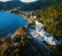 Manta Lodge Exterior