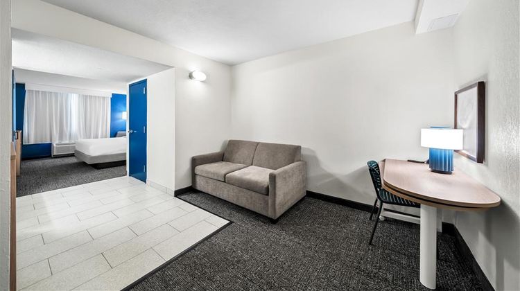 Spark by Hilton Orlando near Universal Room