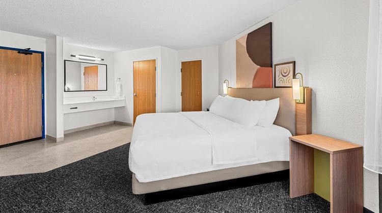 Spark by Hilton Cedar Falls Room