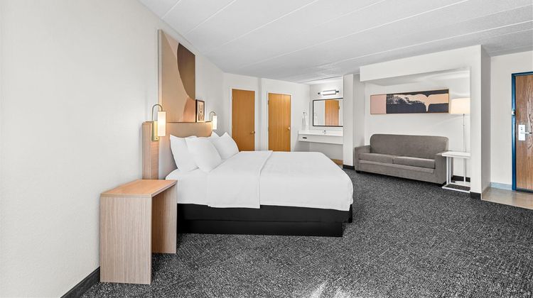 Spark by Hilton Cedar Falls Room