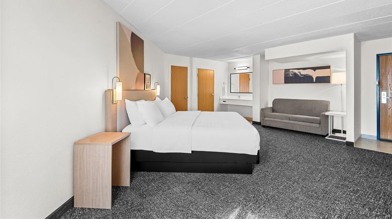 <b>Spark by Hilton Cedar Falls Room</b>. Images powered by <a href="https://iceportal.shijigroup.com/" title="IcePortal" target="_blank">IcePortal</a>.