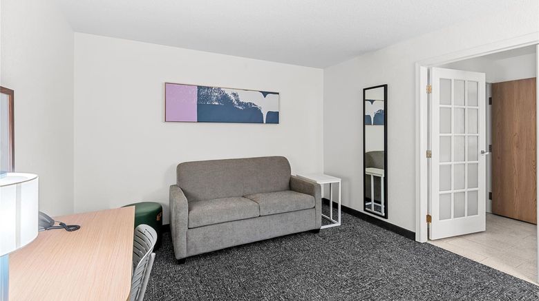 <b>Spark by Hilton Cedar Falls Room</b>. Images powered by <a href="https://iceportal.shijigroup.com/" title="IcePortal" target="_blank">IcePortal</a>.