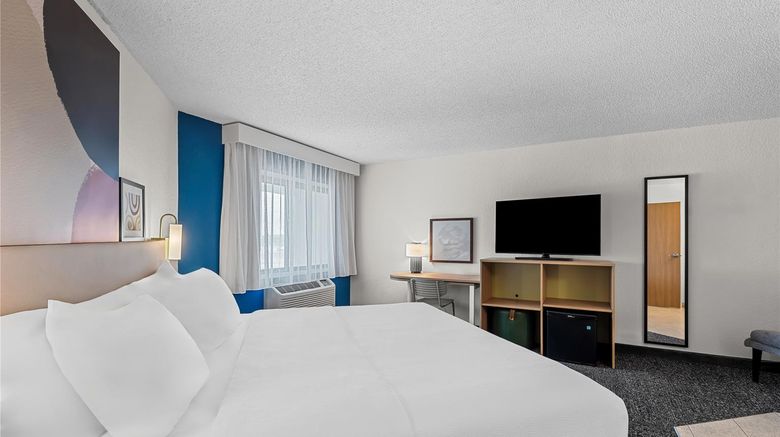 <b>Spark by Hilton Cedar Falls Room</b>. Images powered by <a href="https://iceportal.shijigroup.com/" title="IcePortal" target="_blank">IcePortal</a>.