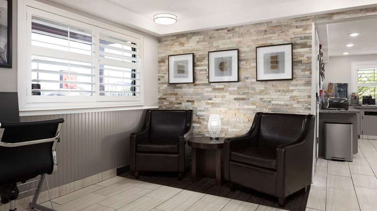 Ramada by Wyndham Medford Airport North Lobby