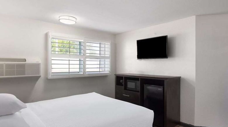 <b>Ramada by Wyndham Medford Airport North Room</b>. Images powered by <a href="https://iceportal.shijigroup.com/" title="IcePortal" target="_blank">IcePortal</a>.