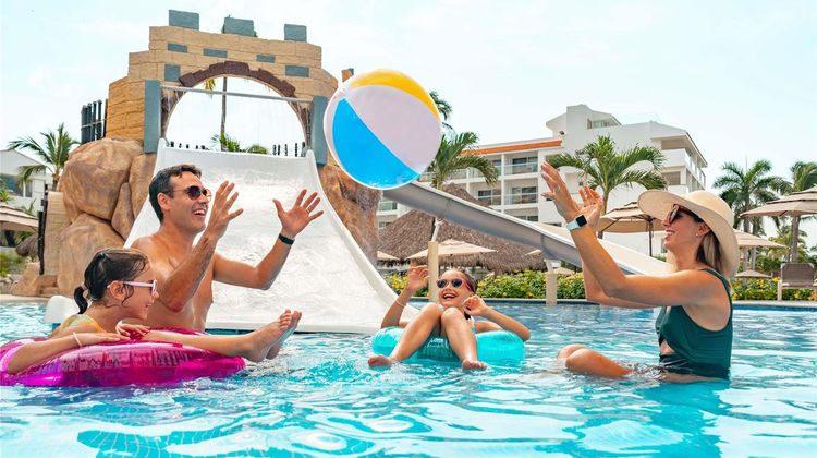 Marival Emotions Resort & Suites Exterior