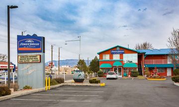 Sandia Peak Inn, a Howard Johnson